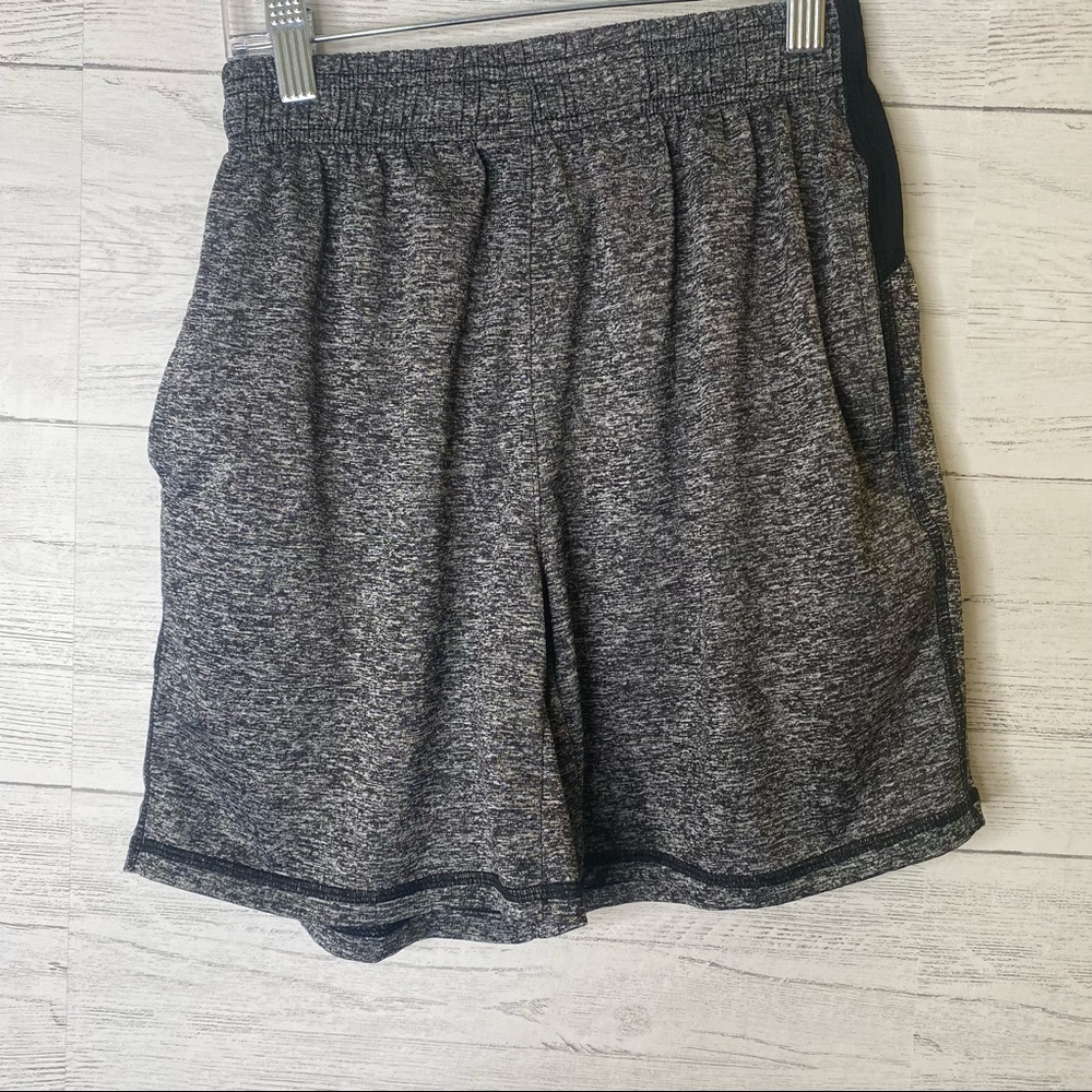 🌈 girls basketball shorts size L